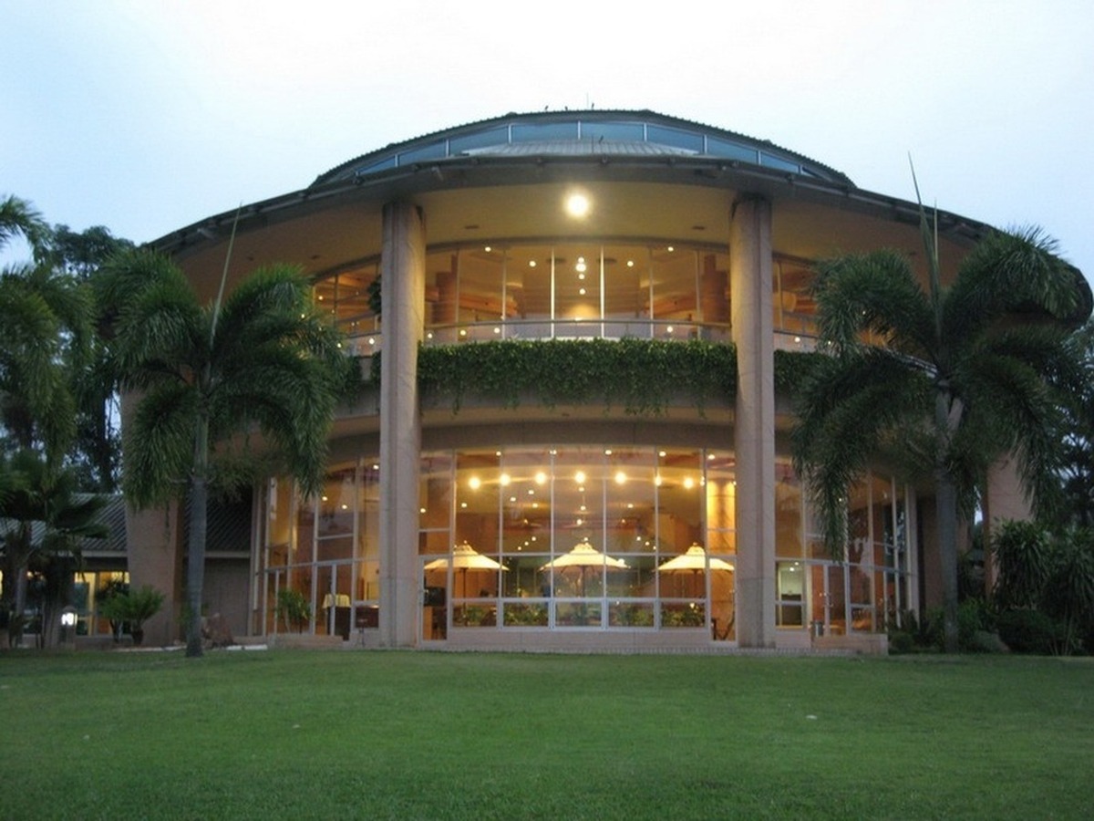 Khao Kheow Country Club (