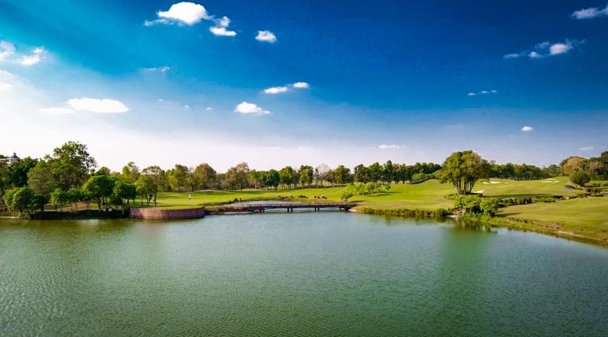 Rancho Charnvee Resort & Country Club (