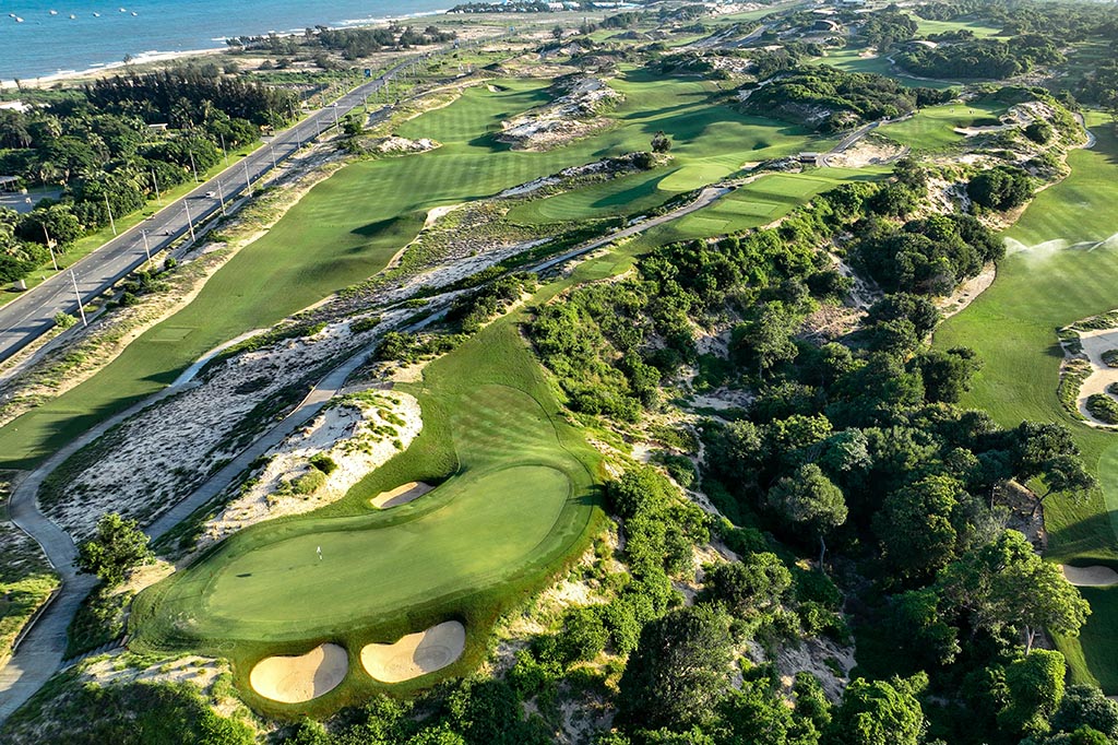 The Bluffs Grand Ho Tram  (