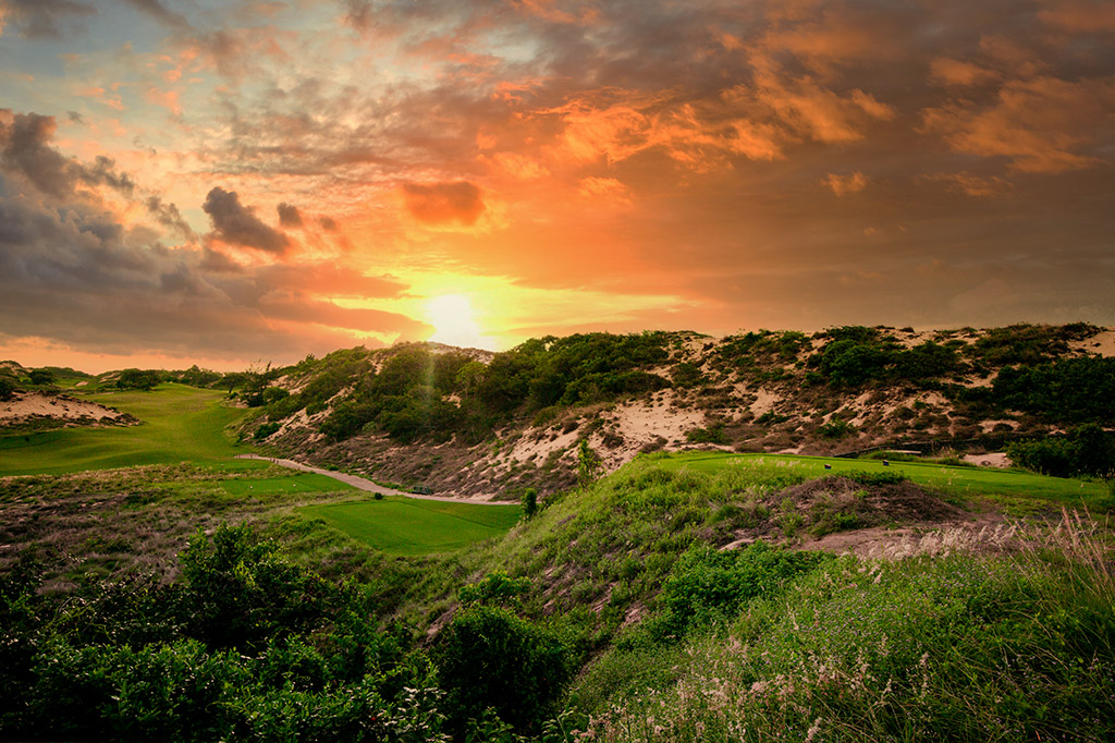 The Bluffs Grand Ho Tram  (