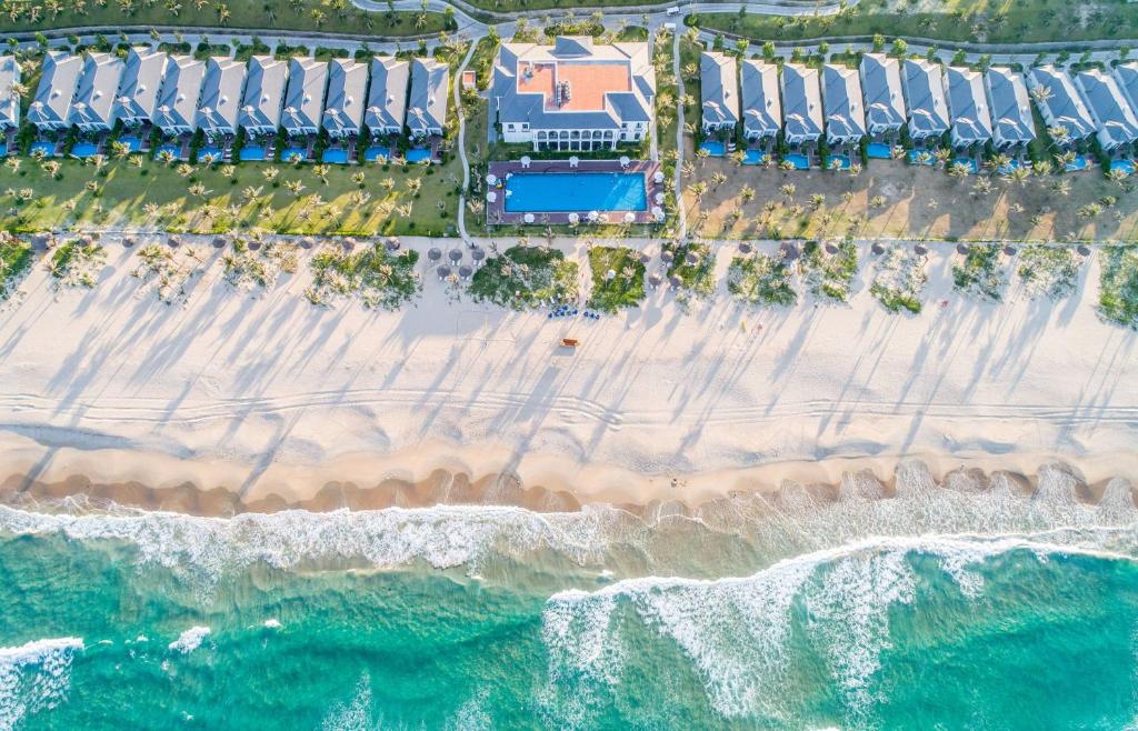 Melia Vinpearl Cam Ranh Beach Resort