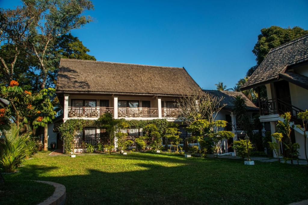 Parasol Blanc Hotel