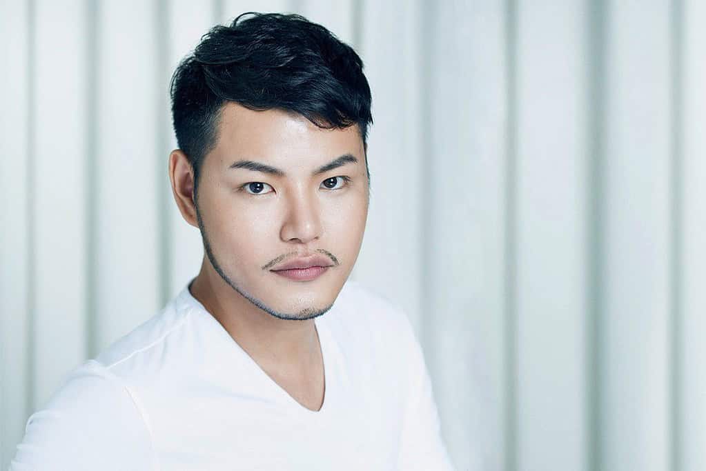 Thawatchai Weerawongsawat - Senior Reservations Executive Thawatchai Weerawongsawat - Senior Reservations Executive