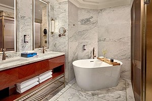 Movenpick Hanoi Bathroom