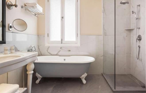 Raffles Royal Phnom Penh - Bathroom