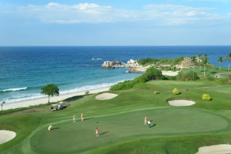 Ria Bintan Golf Club -Ocean Hole 10